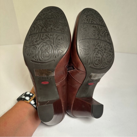 Clarks Artesian Vermont Terrace  Shootie W Sz 6m  Brown Leather Loafer Boot Shoe - Picture 4 of 10